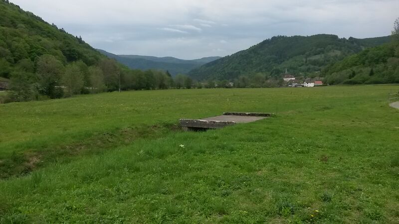 Datei:Drumont landeplatz blickrichtung no.jpg