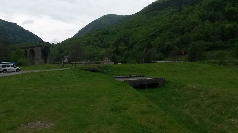 Datei:Drumont landeplatz blickrichtung sw.jpg